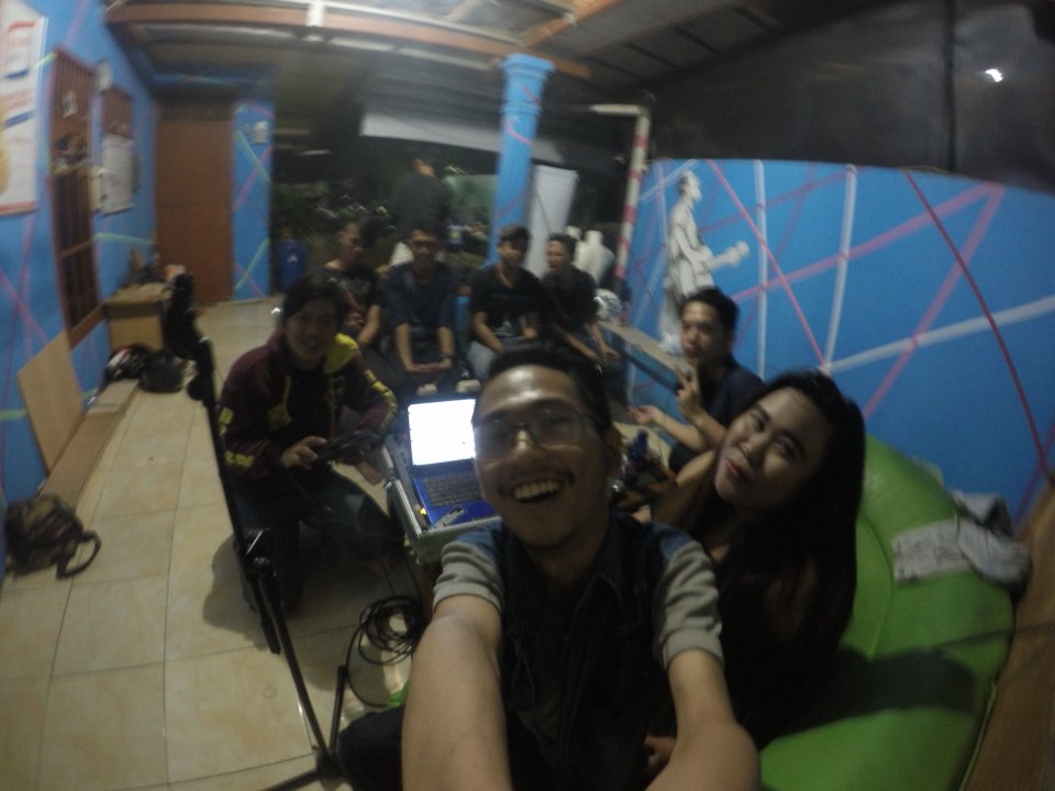 Yuk staystune di irsradio.net skrg lagi live interview @GG_PopPunk