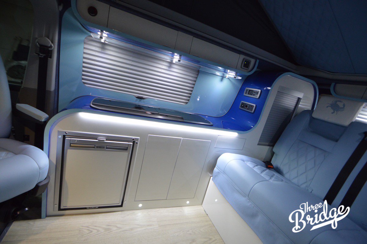 Trek_RV's tweet photo. Ocean Van - For a couple with a sea view! #3bridge #oceanvan #campervan #vwt5 https://t.co/9SKIoWHGot