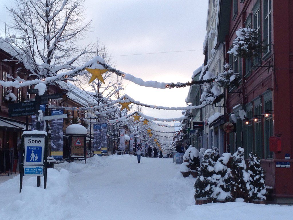 Main street of Lillehammer today. Just imagine what the ski tracks are like 🎿
