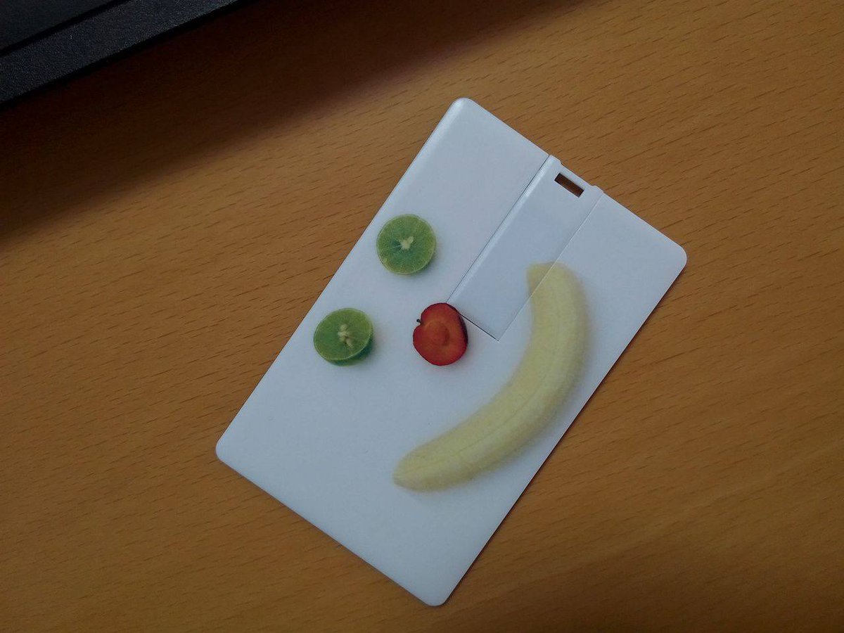 printCD's tweet photo. Un card #USB personalizat în ton cu soarele energizant de afară @ https://t.co/zUsEnEbV8Q https://t.co/lrkwZfo5Aa