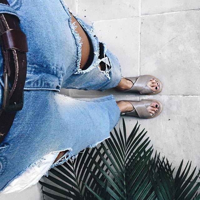 zindashoes's tweet photo. Missing those sunny days, and #Zinda sandals...
Repost via @katecharchalis https://t.co/7Aer77B6MY