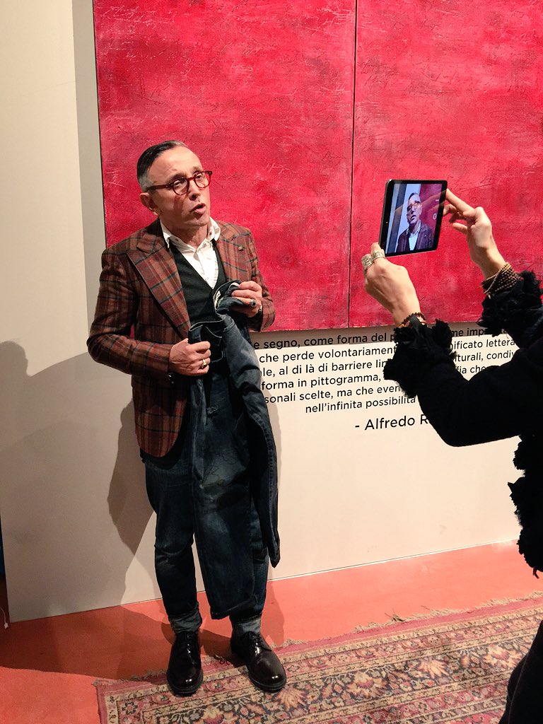 nicocarmigna's tweet photo. I jeans #2W2M firmati Bruno Barbieri saranno messi in beneficienza su https://t.co/s8tpNhF1yZ per l'ANT di Bologna. https://t.co/6zahTOhhVz