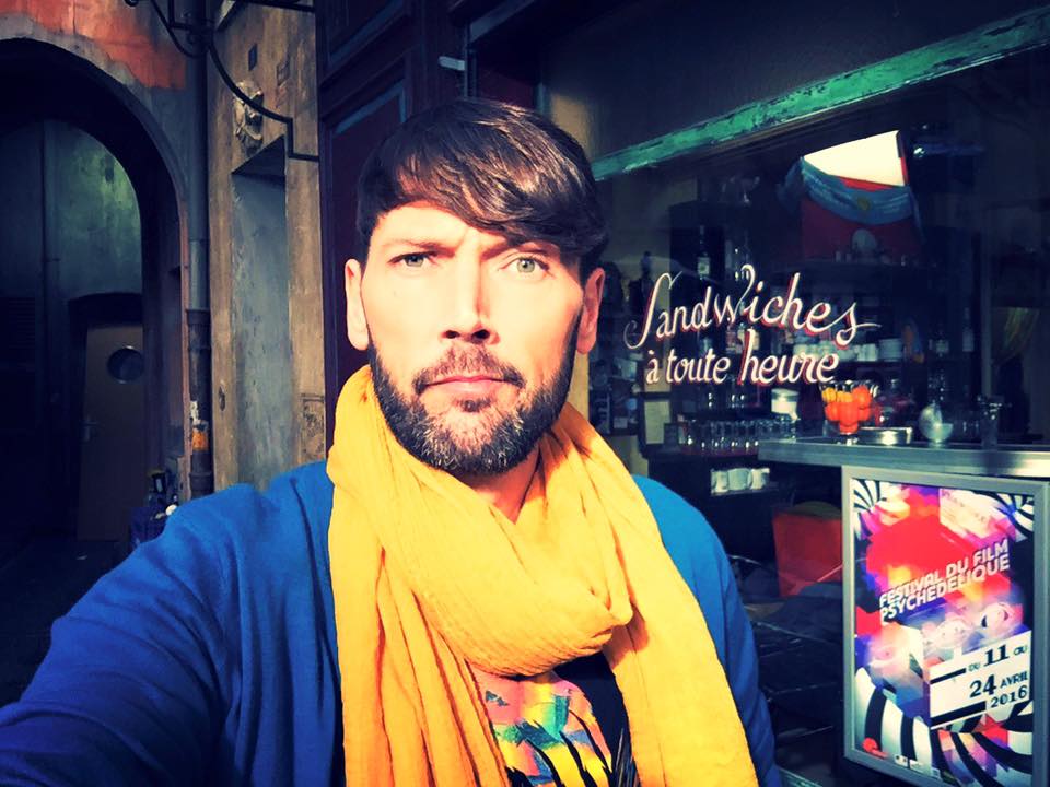 LaurentKerusore's tweet photo. #PBLV #TournagePBLV #JaunePoussin https://t.co/Qt3EFJcgHq