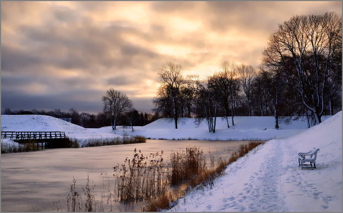 Nysnø på #Vollene i #Gamlebyen i #Fredrikstad - Fred og fordragelighet hviler over landskapet
<a href="/Fredrikstadkomm/">Fredrikstad kommune</a>