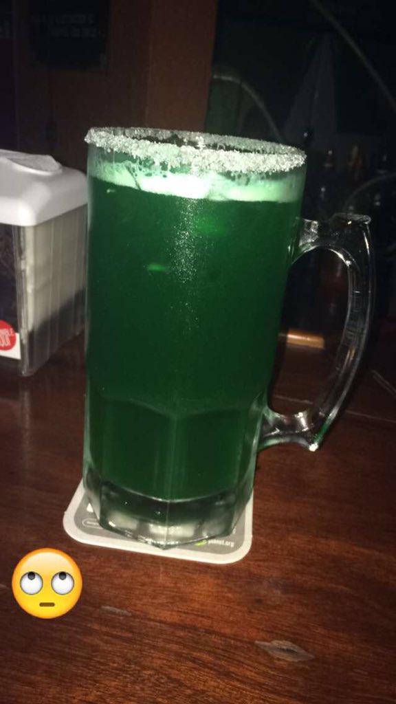 miawphiemoon's tweet photo. Ayer estuvo 🍺👌🏻 #Godzilla #Olafo #Caccios https://t.co/1saT12hLpi