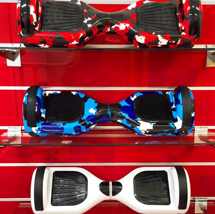 hoverboardfr's tweet photo. Bleu, Blanc ou Rouge? Choisis ton custom préféré et rend ta planche unique ! 🔵⚪️🔴
#hoverboardfr #custom #hoverboard https://t.co/K0E3IzNCSX