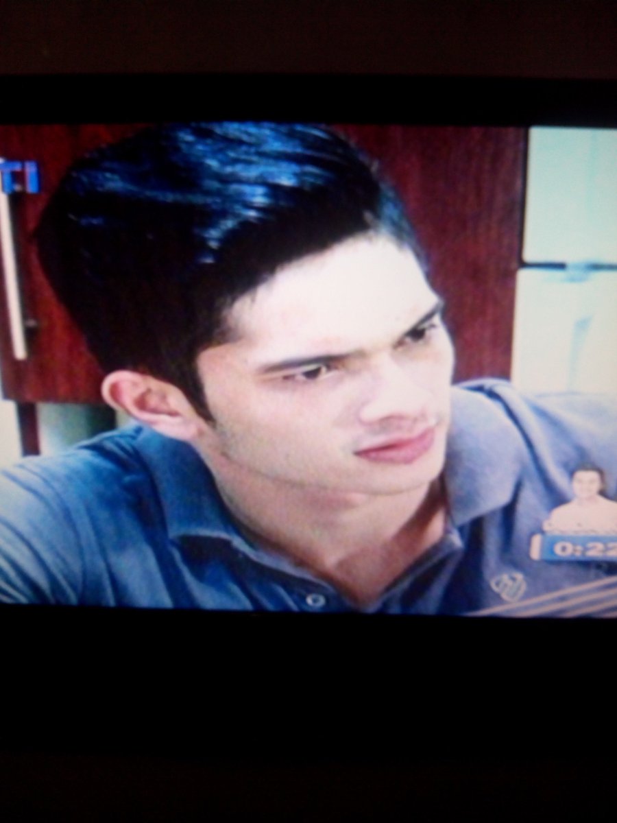 janvik66's tweet photo. Pangeran kesayangan yg paling tampan @kkambey93 @beyvers_OFC @KSM_RCTI 😍😍😍 https://t.co/7IxbYYsL3s