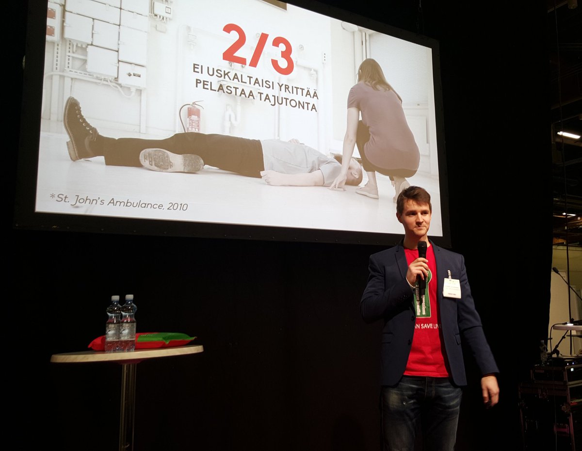 VerticalVC's tweet photo. "2/3 wouldn't try to save unconscious person" says @AidOneSolutions on #NHTEF16 stage #VFall15 https://t.co/A3y1WUfD1b