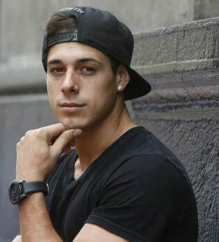 Fans_EEG's tweet photo. Te gustaría que Hugo Garcia este en Esto es Guerra este lunes?

RT ►SÍ 
FV ►NO https://t.co/il3Ols9zN1