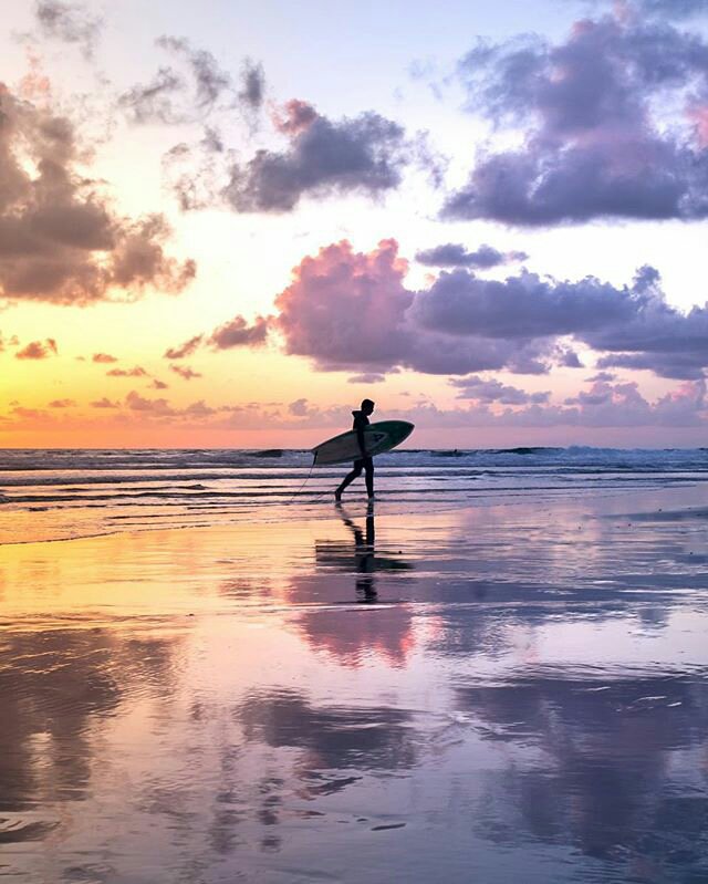 pictoidllc's tweet photo. Sunset surf session. Photo by @erubes1. 
#surfing #sunset #travel #photography #startup https://t.co/DE2B7M4jb4