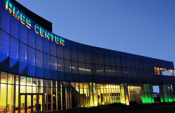 NorthernSunConf's tweet photo. Make it a weekend getaway! Catch an event at #AmesCenter & stay at @NicolletInn! #NSICHotel https://t.co/q0SaxSHh3X https://t.co/8LuiAf92GG