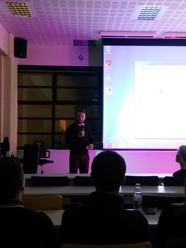 face2kiwi's tweet image. Et si un #CV ne reflétait pas complètement le profil d&apos;un candidat ? #Monkeytie #lab_interge #RH