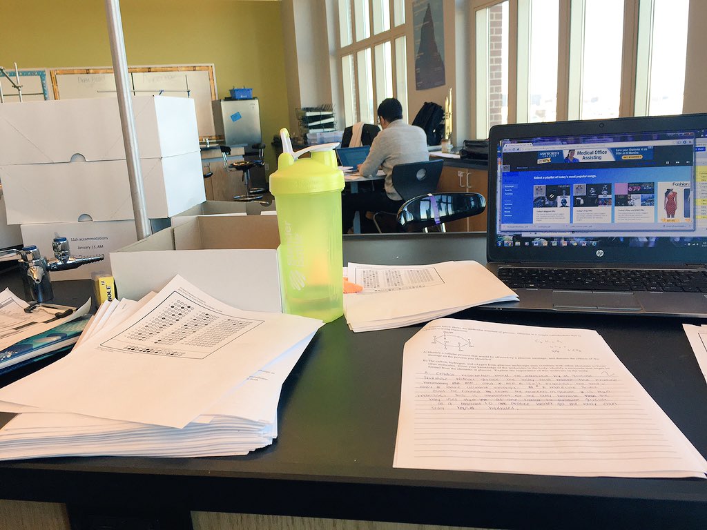 aimoore1221's tweet image. Grading essentials: blender ball and songza...craving a bio steel IV @SydtheKidd4 #thatsnotapastrybox #testsontests