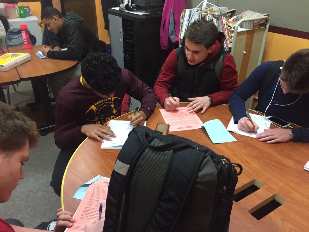RecBall_Vipers's tweet photo. Contracts were being signed today. Glad to say we have reached deals with all of our players! #govipers https://t.co/PePRbSoB5W