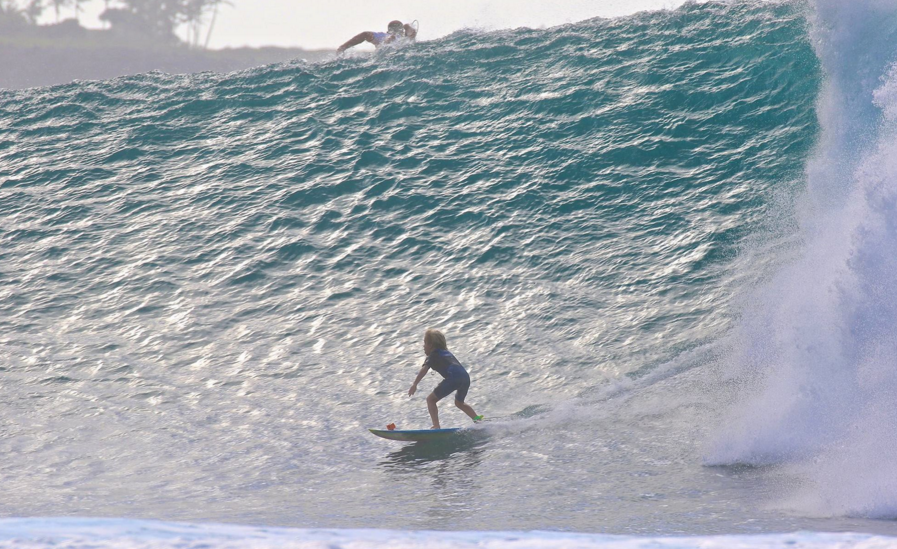 TrickonSports's tweet photo. ¡Pero si la ola mide 7 como él! - https://t.co/BHuanWW5VY #surf #trickontv #minipros https://t.co/chRQOpZM4Y