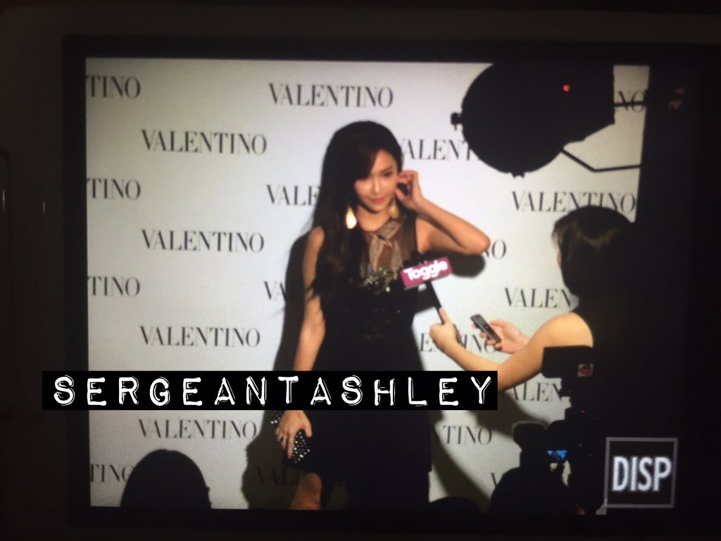 [PIC][12-01-2016]Jessica khởi hành đi Singapore để tham dự sự kiện khai trương cửa hàng "Valentino" vào chiều nay CYnAfa8UEAA4hgA