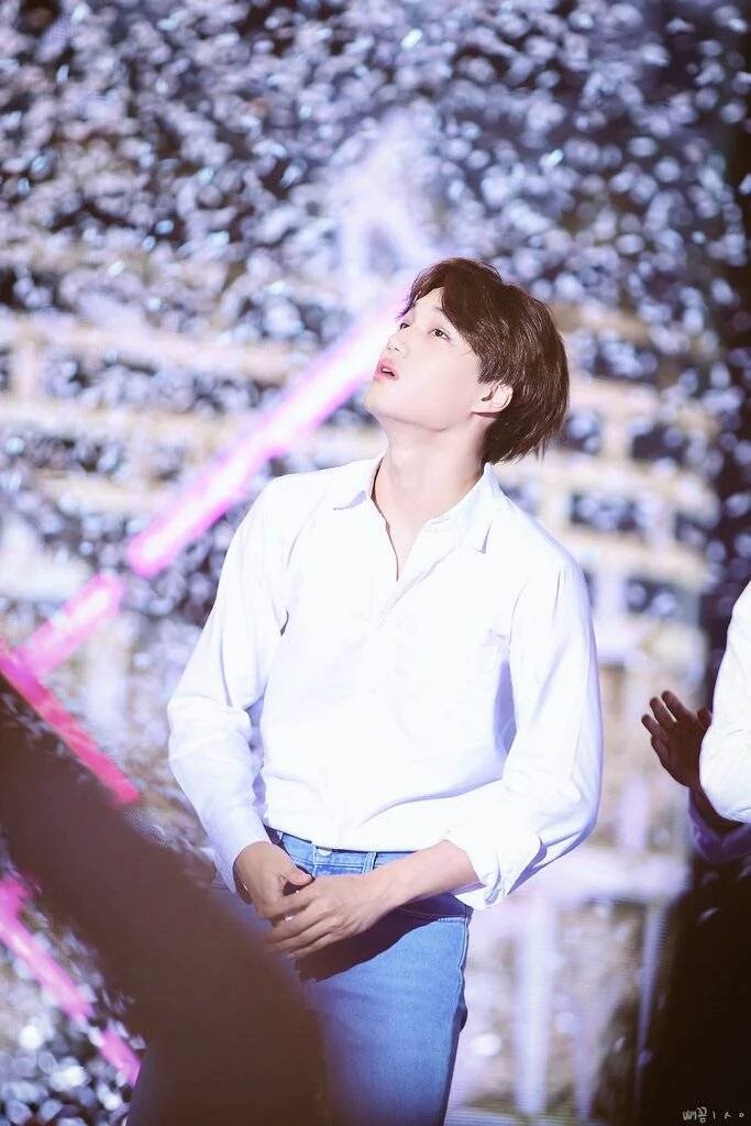 kamonguu's tweet photo. 14 de enero de 1994, kim jongin nació para estar en el escenario y ser amado por todos #HappyKaiDay #HappyJonginDay https://t.co/JtO6M83XA3