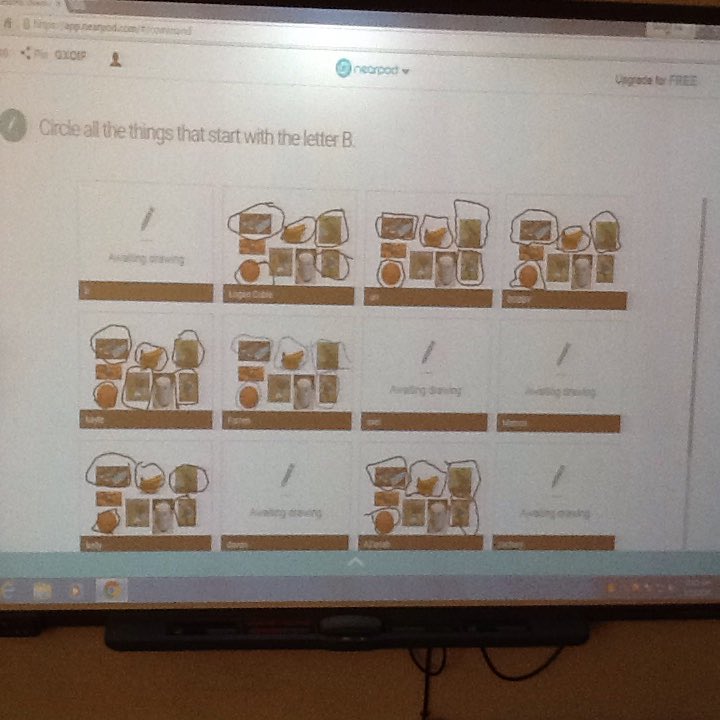 Kimberlydelane's tweet image. Loving Nearpod this week for helping me assess beginning sounds. #TechBadge