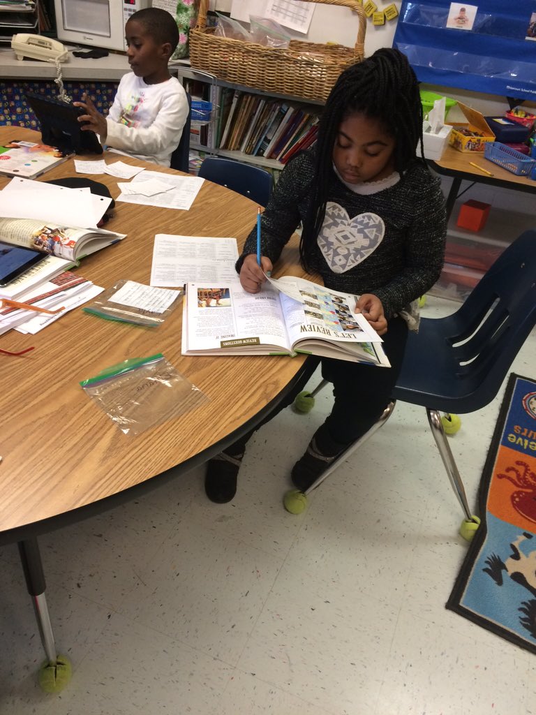 BRC_AP's tweet photo. Using technology to learn about the four explorers. #hfbtweets https://t.co/MkwSE2l1IE