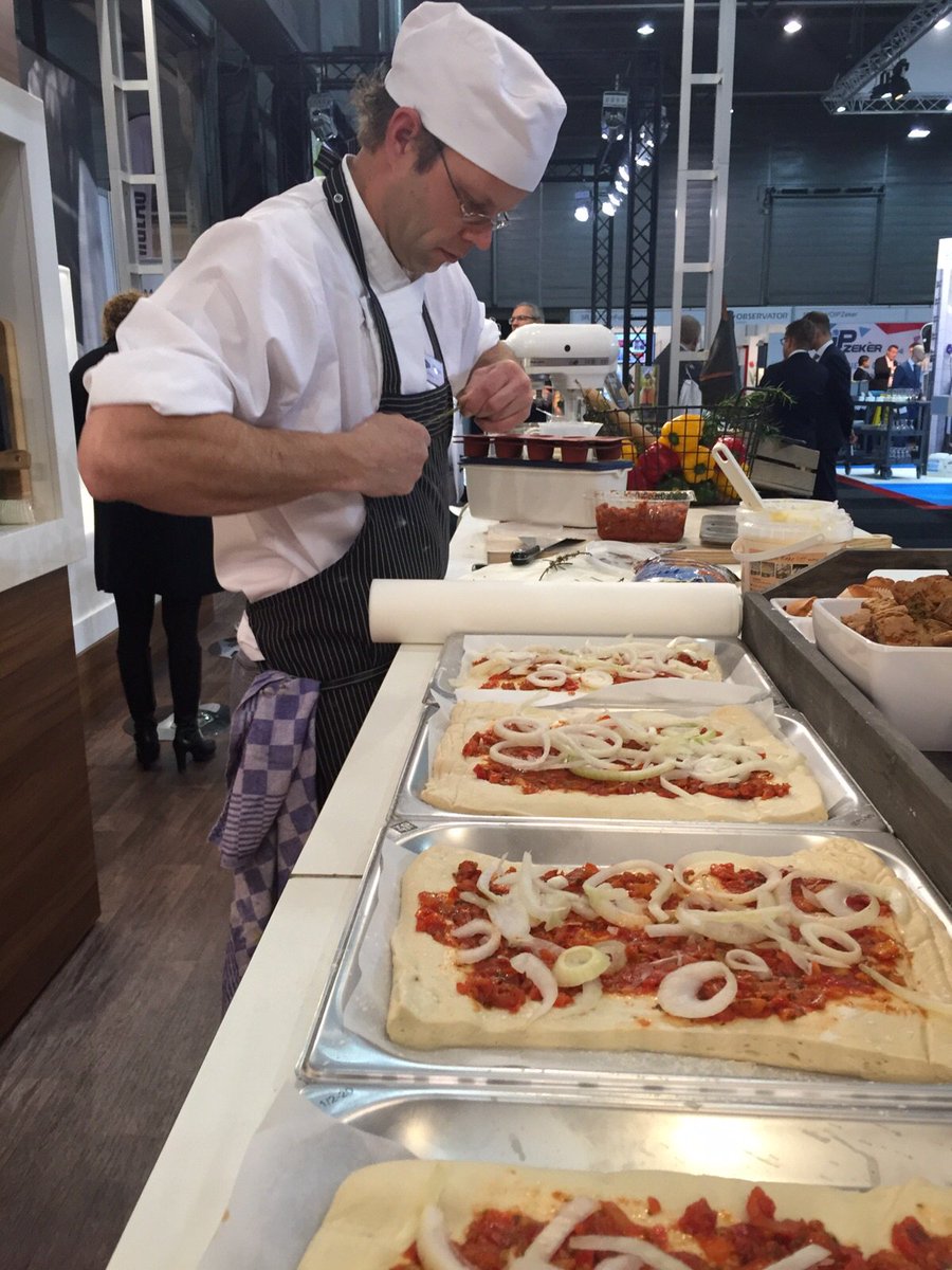 Kom jij morgen of vrijdag een kijkje nemen in onze mini bakkerij @beursfacilitair ? Dat kan vanaf 10.00 uur! Tot dan