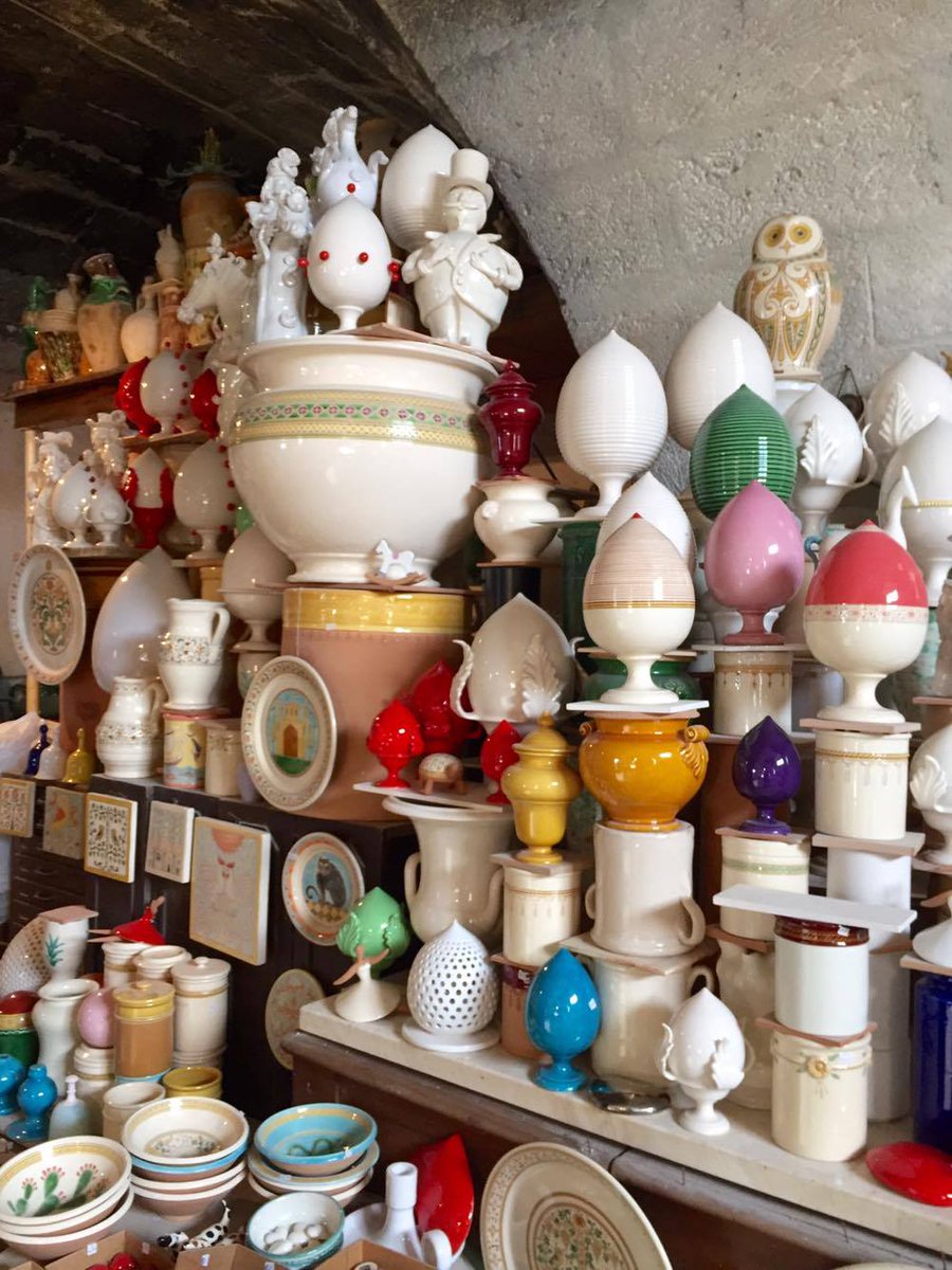 gina_studio's tweet photo. Inspirations | Grottaglie 
#ceramic #apulia #bottegavestita #workinprogress https://t.co/VLtH0TX3Tc