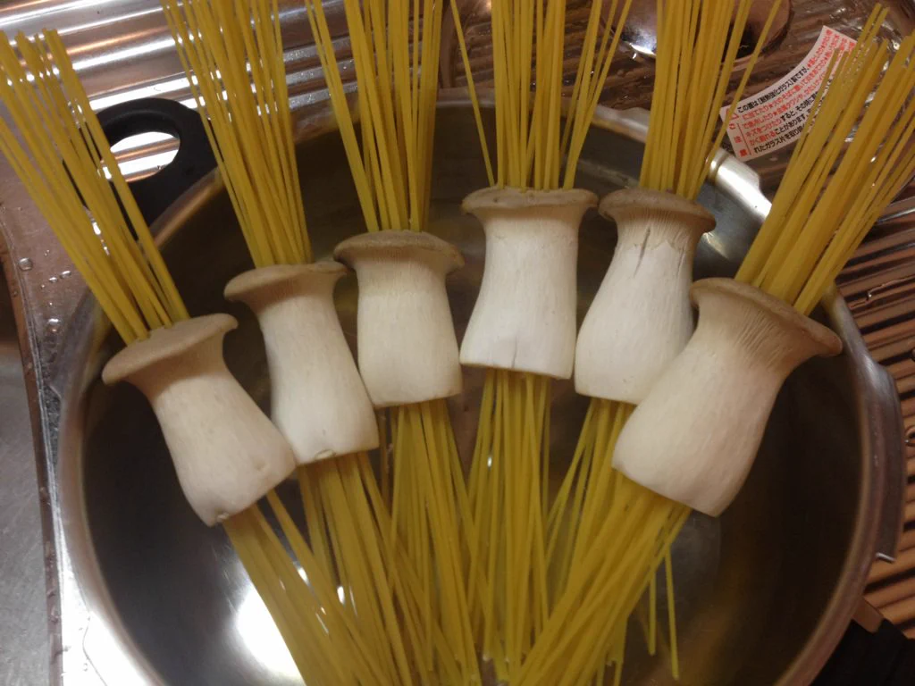 このパスタが色々ヤバくて笑いが止まらんｗｗｗｗ