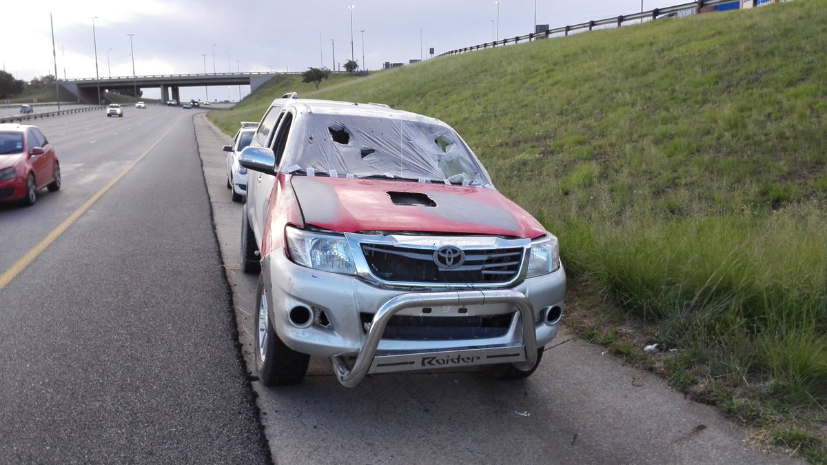GTP_Traffstats's tweet photo. @_ArriveAlive @FatalMoves @PigSpotter @TrafficRTMC Well done GTP_SANRAL. Found this scrap N12.Fined,discontinue 4tow https://t.co/phrWz9AfHE