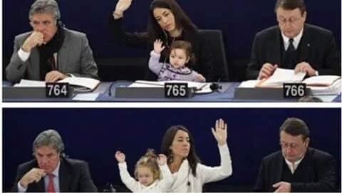 Yo_Soy_Asin's tweet photo. Polémica por el bebé d Bescansa
Solo puedo confirmar q España tiene 40 años de retraso.
Aunque algunos políticos más https://t.co/gNsR2taSaI