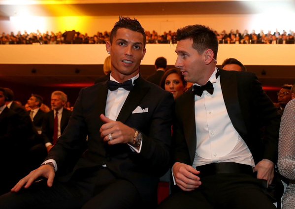 FootballFactly's tweet photo. 8 Ballon d'Ors
7 Golden Shoes
6 Champions Leagues
995 goals
42 trophies
2 legends
1 photo https://t.co/O7k4hb9tkK
