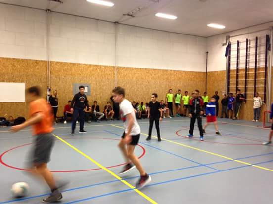 Vandaag #urbansoccer <a href="/reeshofcollege/">Reeshof College</a> #buurtsport #rnewt samenwerken in de wijk!