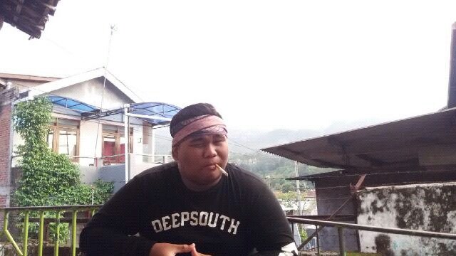 Emosi ,marah ,kesel,pegel,ah sudahlah biarkan pikiran sesaat itu hilang,santai santai saja🚬