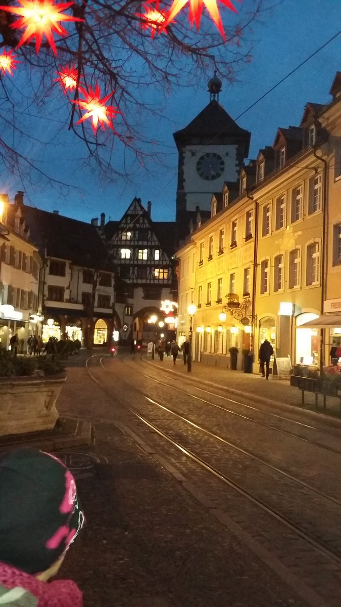 STI2D_STJO3's tweet image. Après un petit temps libre à Freiburg, nous rentrons à l&apos;auberge.