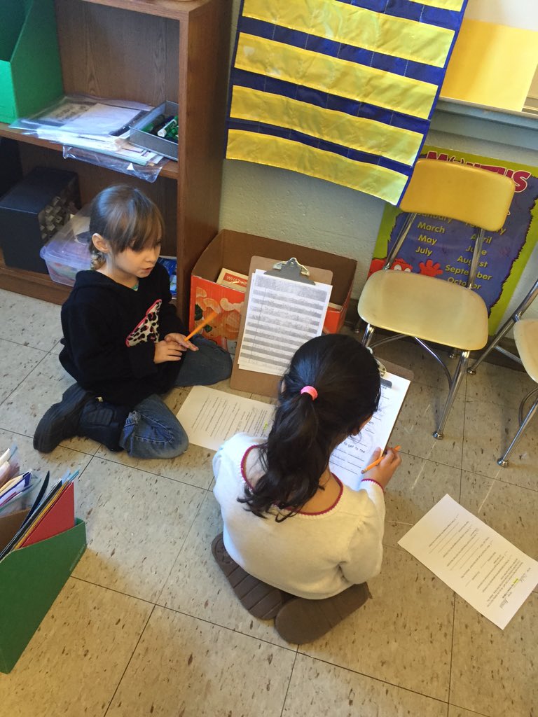 JulieLong_teach's tweet photo. 2nd graders collaborate to revise and edit their original folk tales! #wearewriters #usingfeedback @collinswj https://t.co/EJzOkH9aZy