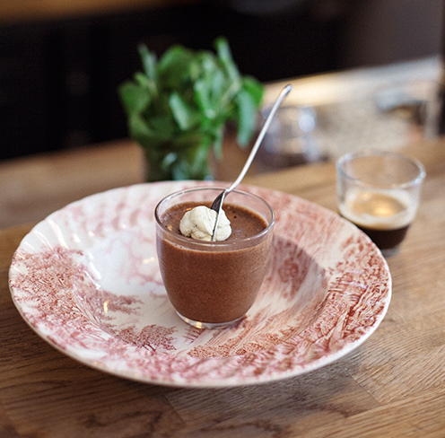 Marriott's tweet photo. On finding unique takes on the best #Parisian bistro classics: https://t.co/mdkuEzIcdk #MarriottTraveler #VSCO https://t.co/bakau5xpep