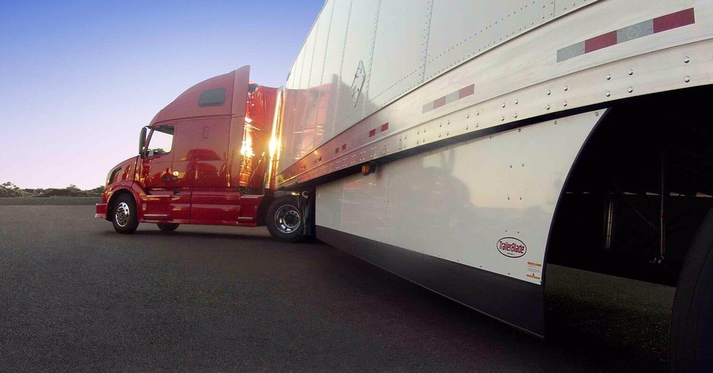 TrailerBlade's tweet photo. Performance matters. So does image. Does your side skirt reflect your fleet's image? #trailerblade https://t.co/33X9hkSy7h