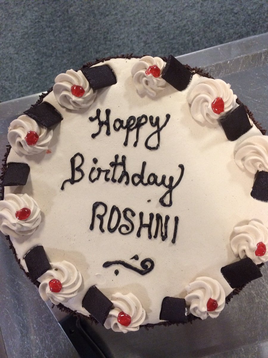 Discover 78 birthday cake with name roshni super hot  indaotaonec