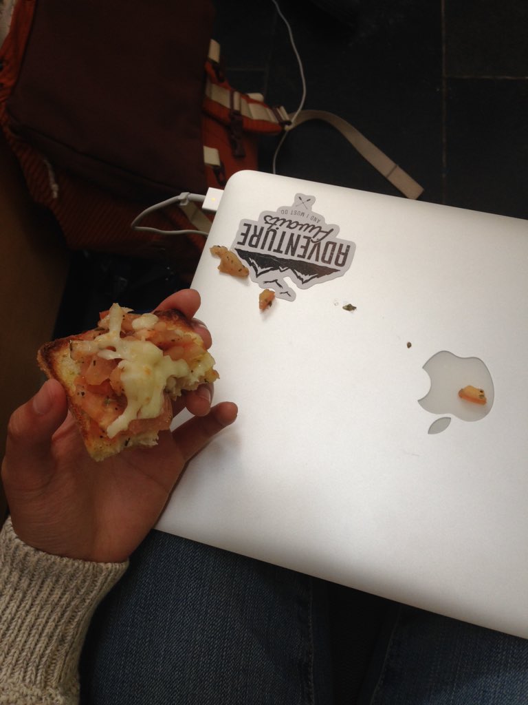 calvincamps's tweet image. Dropped a bit of tomato, bent down to get some napkins and #MyLifeInANutshell 🙃