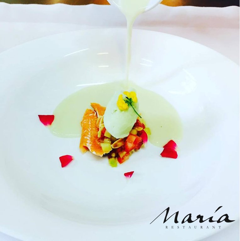 BODEGASEPTIMA's tweet photo. #MenuVerano #Apettizer Trucha ahumada, ensalada de pepino y frutilla, helado de manzana, sopa fría #MariaRestaurant https://t.co/MausJtJvni