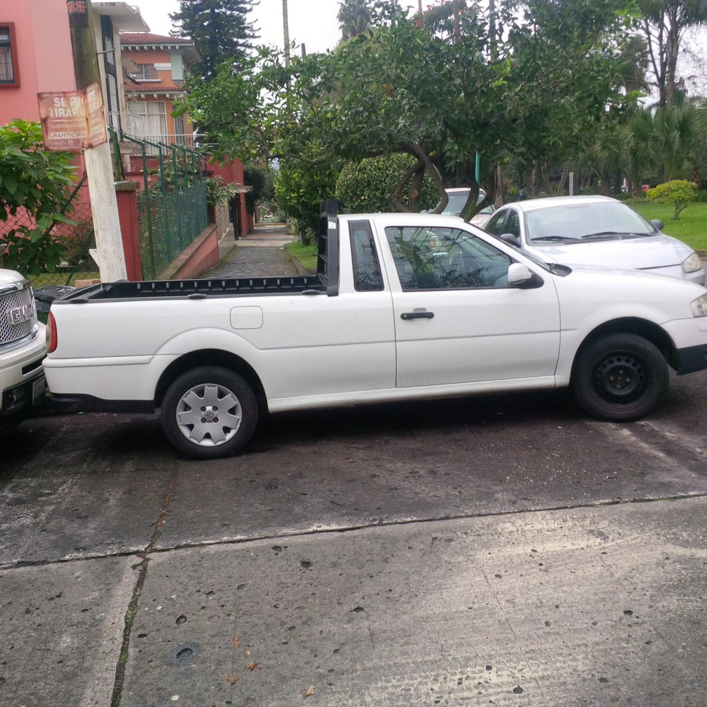 diegoctz's tweet photo. Chulada!! @VialidadXalapa @enamoratexalapa esto en paseo de las palmas... https://t.co/11g7IXauCI