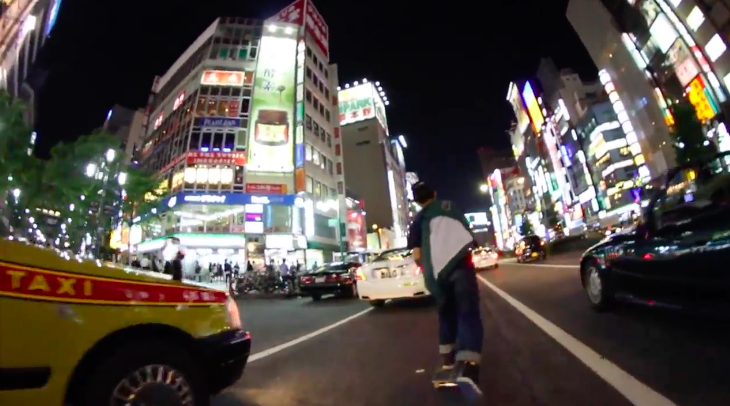 VHSMAG's tweet photo. [NEWS] 2015年に撮影された、Singoldこと岩崎進吾のフッテージ集が到着。東京の街をプッシュで動き回り、スポットを見つけてはヒットする。https://t.co/ia43NJtnvV https://t.co/kmGs7B7XpL