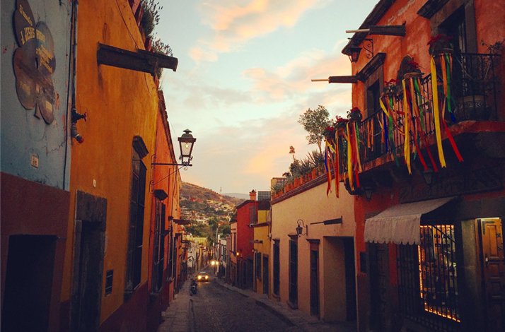 Haz un recorrido fotográfico por #SanMiguelDeAllende y #CasaNómada con <a href="/AtonatiuhBRACHO/">AtonatiuhBracho Foto</a> bit.ly/230jNQg