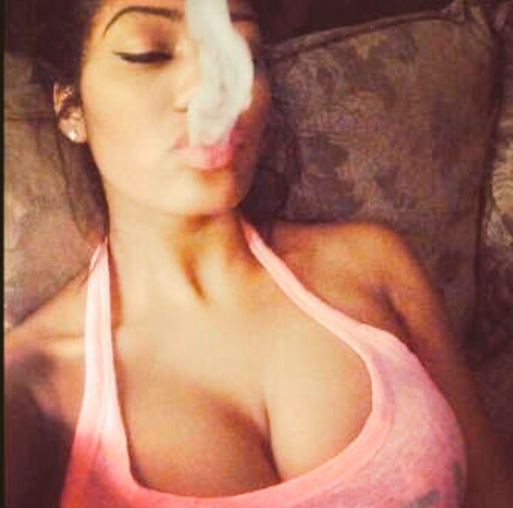 x420babes's tweet photo. Rt if you'd smoke with her 😍 https://t.co/SXJNwFQLwO