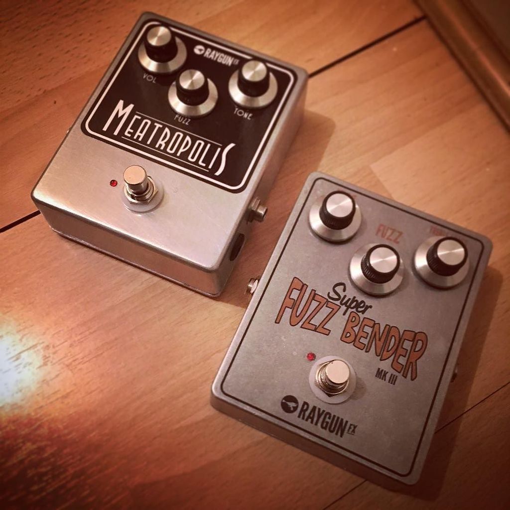 RaygunFX's tweet photo. Love Fuzz? Check out https://t.co/fBUMKwjF4X 
#fuzz #handmade #guitarfx #bassfuzz #stompbox #fuzzboxes https://t.co/RuJcS9DRQ2