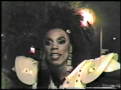 DameTookie's tweet photo. #CitySpecificNFLTeamNames The San Francisco Drags https://t.co/P0e0uXIhGg