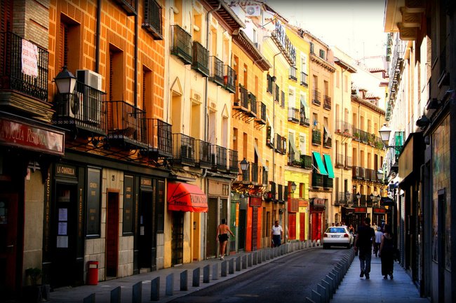 CNTravelerSpain's tweet photo. En #España nos gusta la calle y si hay tapeo ¡mejor! https://t.co/ph3t3q4BlS https://t.co/nahl8Php0x