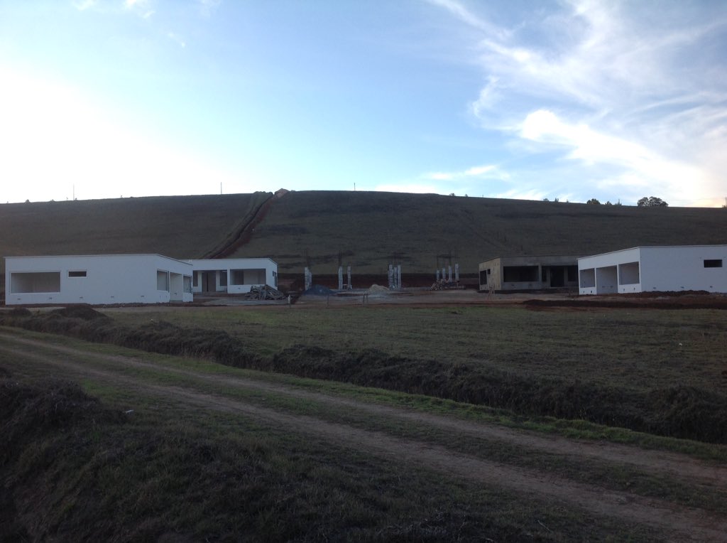 Edo_Pimentel's tweet photo. Por q CREEMOS EN BOYACA esta es nuestra sede Boyacense,parada hace 8 meses por incumplimiento d JC Granados. https://t.co/wsCgVuvP9M
