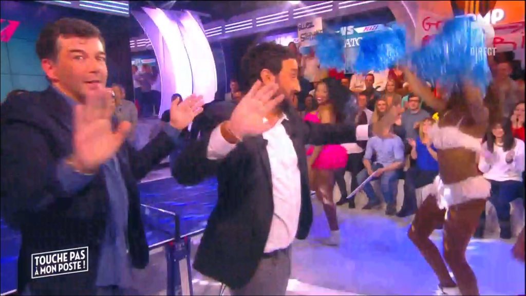 TBT9_W9's tweet photo. Le deal : Cyril ira faire les travaux dans une émission de Stéphane Plaza ! #TPMP https://t.co/NKQEx2Ashg