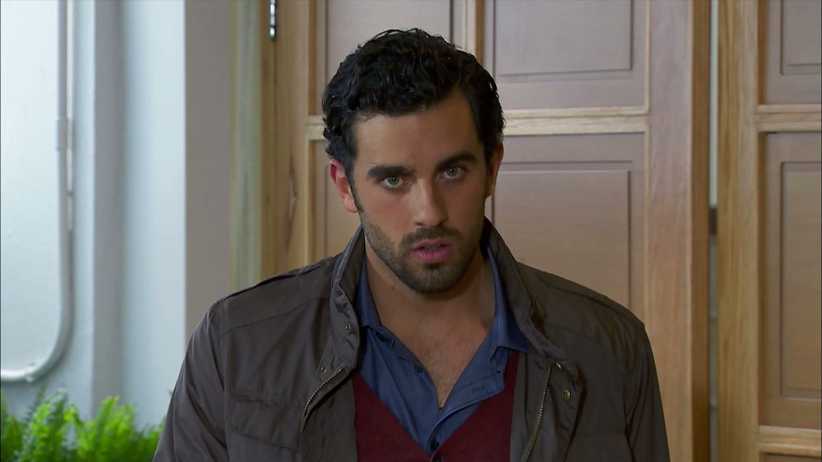 Pasion_Poder's tweet photo. David es un hombre capaz de enfrentar a quien sea por el amor de Regina, ¡incluso a Arturo! #PasiónYPoder @JPMinor https://t.co/gvE4EQ301y