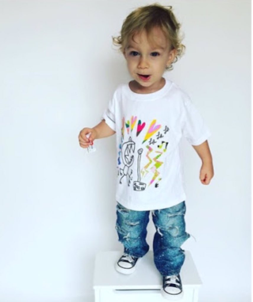 fly_little_guy's tweet photo. Tyler is rockin' his 18 month old style 👉https://t.co/ArVmlG5wAa #flylittleguy https://t.co/rpMeqQUgjl