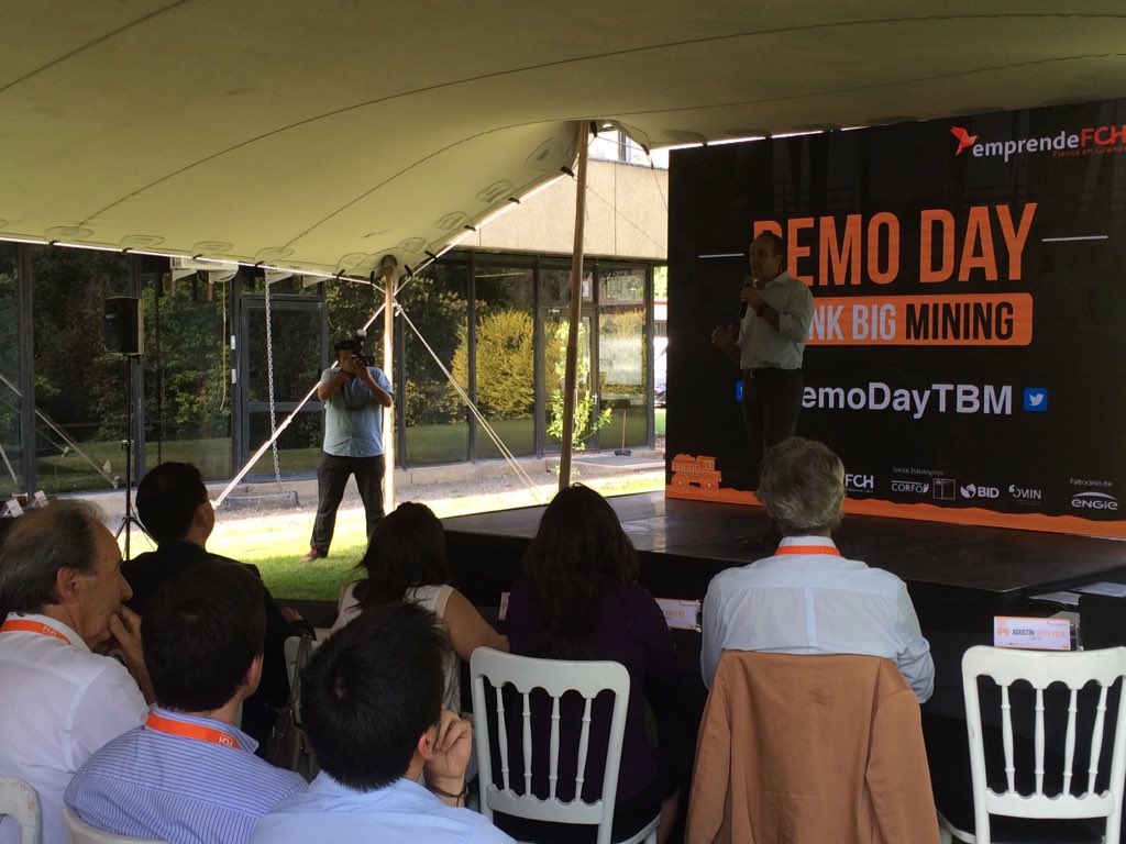 CG_Ventures's tweet photo. Andrés Pesce, gerente de empresas de @fundacionchile , abre el evento #DemoDayTBM https://t.co/d68pR54P6e